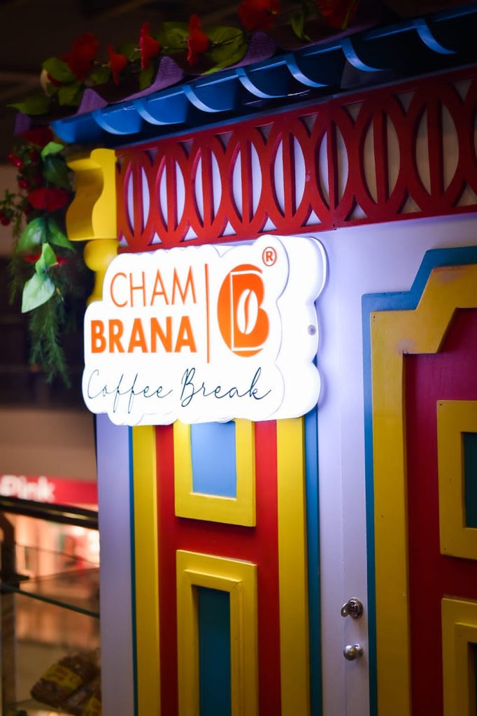 fachada-de-chambrana